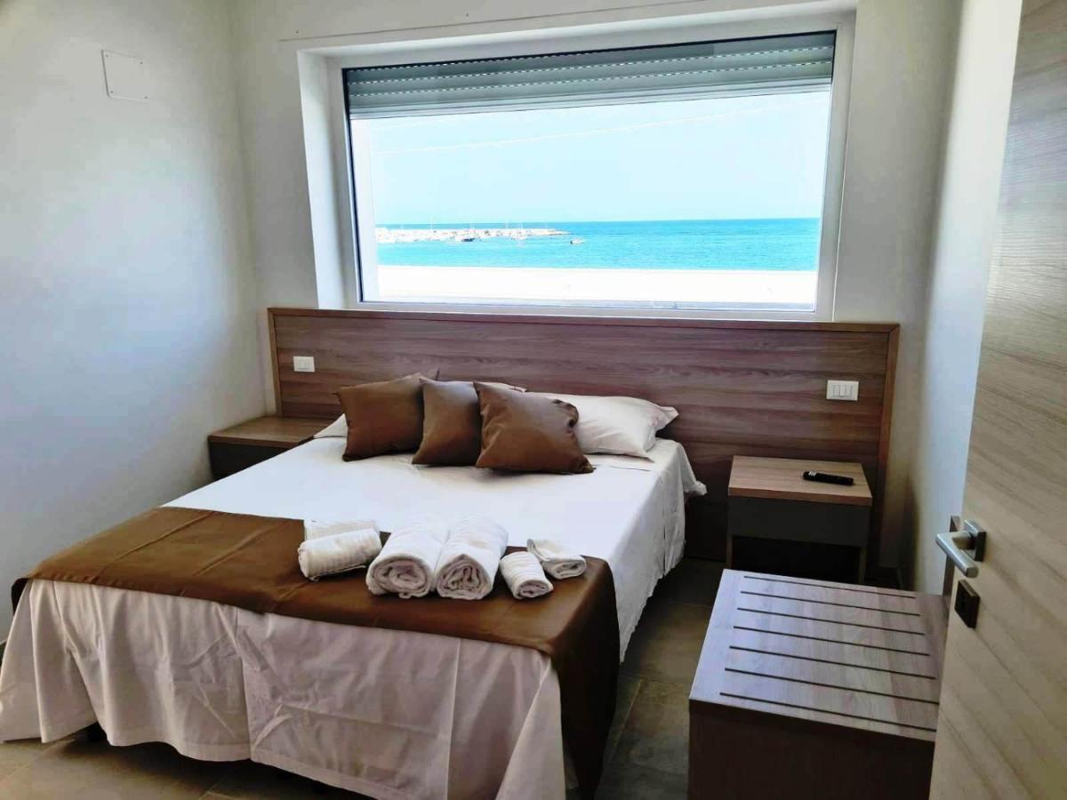 B&B A Un Passo Dal Mare Torre Canne Dış mekan fotoğraf